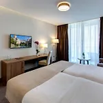 Eden 4*