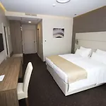 에덴 모스타르