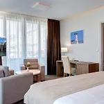 Eden 4*