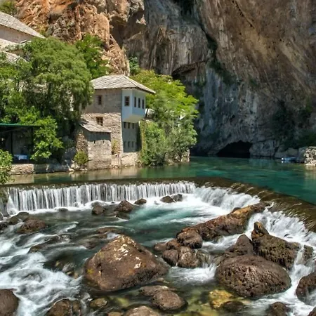 Eden Μόσταρ