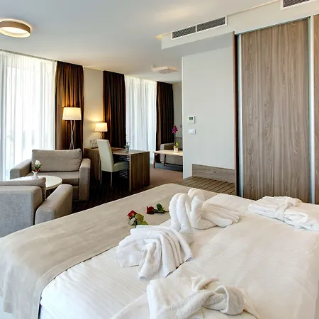 Eden 4* Μόσταρ